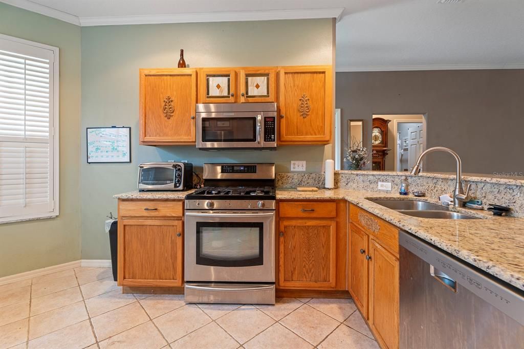 Active With Contract: $309,000 (3 beds, 2 baths, 1846 Square Feet)