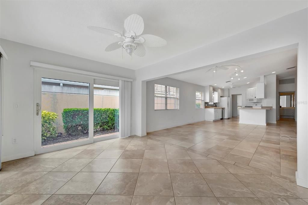 На продажу: $399,000 (2 спален, 2 ванн, 1693 Квадратных фут)