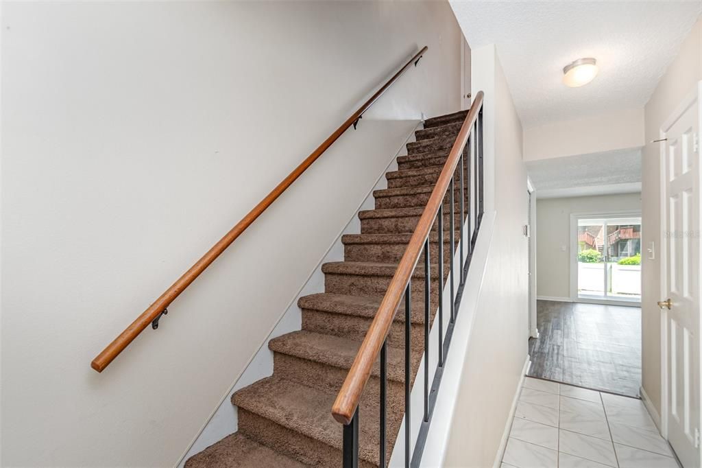 Active With Contract: $102,000 (2 beds, 1 baths, 930 Square Feet)