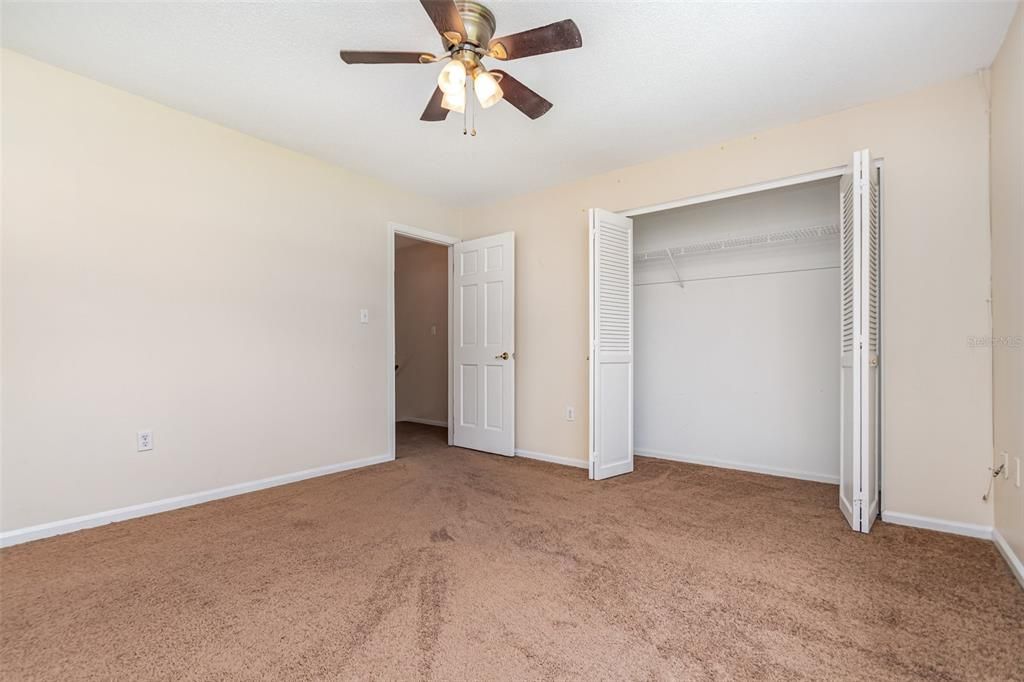 Active With Contract: $102,000 (2 beds, 1 baths, 930 Square Feet)