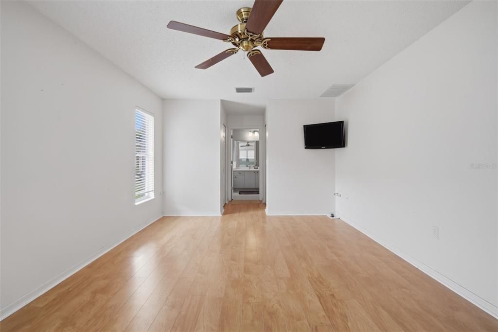 待售: $397,500 (3 贝兹, 2 浴室, 1975 平方英尺)