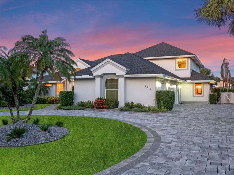 待售: $3,750,000 (4 贝兹, 4 浴室, 4281 平方英尺)