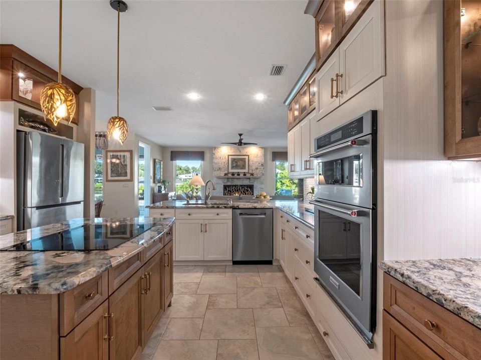 待售: $3,750,000 (4 贝兹, 4 浴室, 4281 平方英尺)