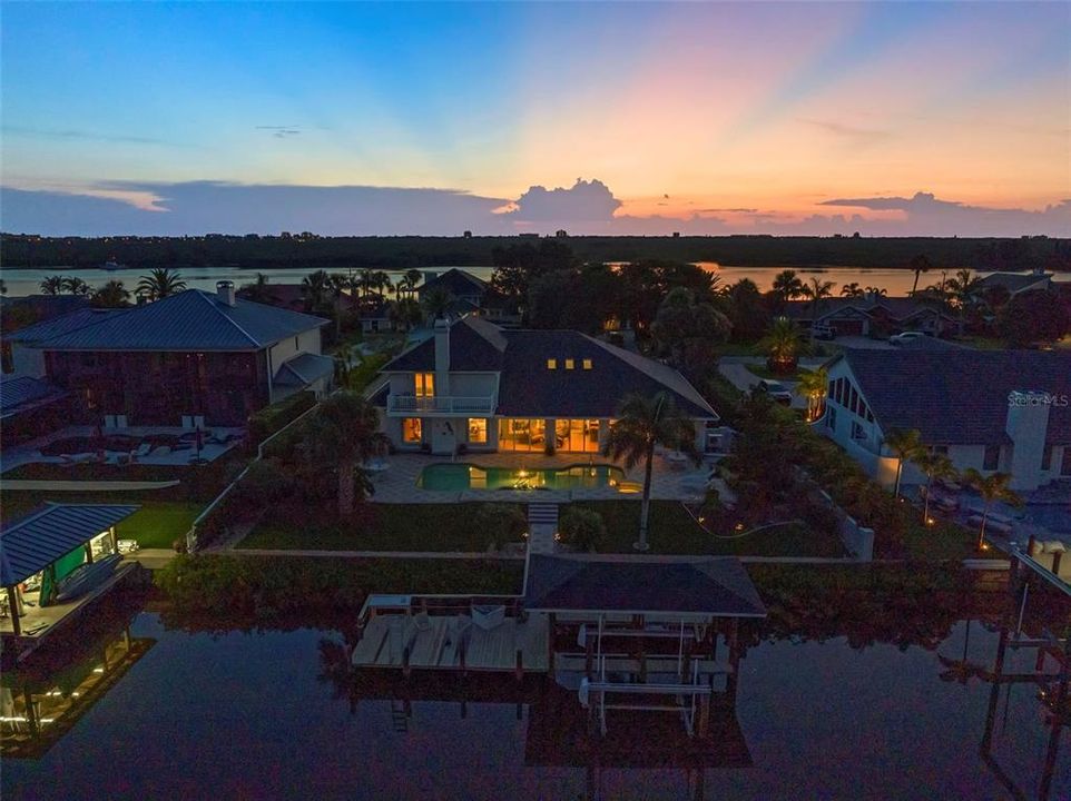 待售: $3,750,000 (4 贝兹, 4 浴室, 4281 平方英尺)