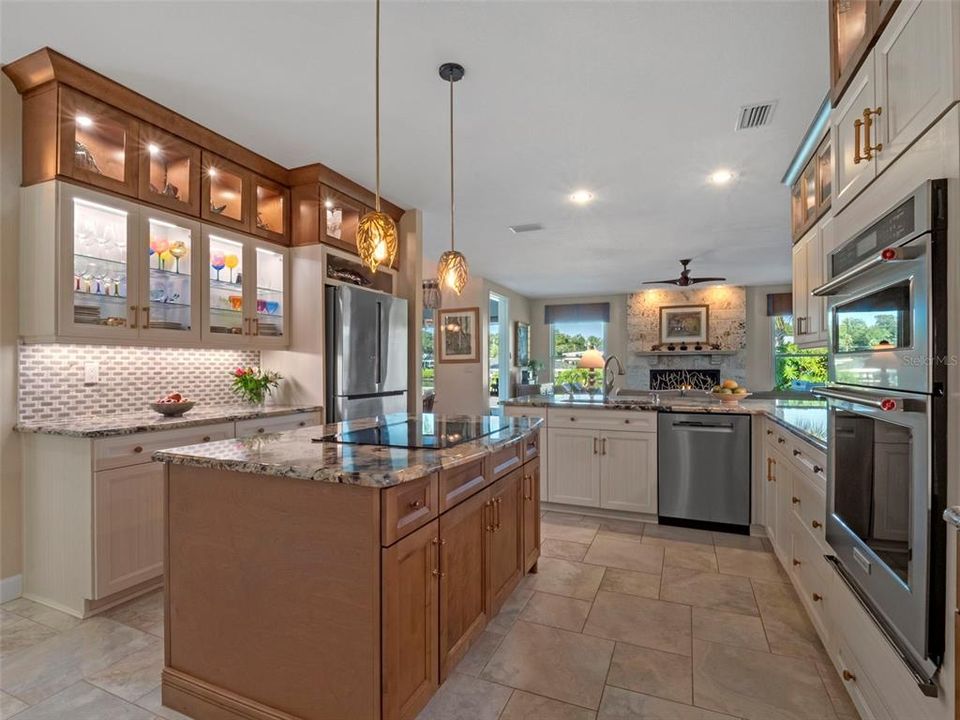 待售: $3,750,000 (4 贝兹, 4 浴室, 4281 平方英尺)