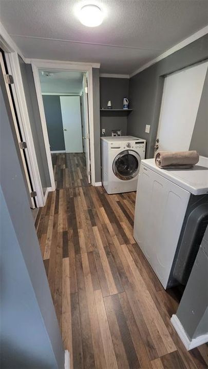 For Sale: $165,000 (3 beds, 1 baths, 924 Square Feet)