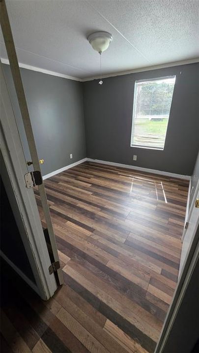 For Sale: $165,000 (3 beds, 1 baths, 924 Square Feet)