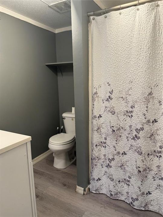 For Sale: $165,000 (3 beds, 1 baths, 924 Square Feet)