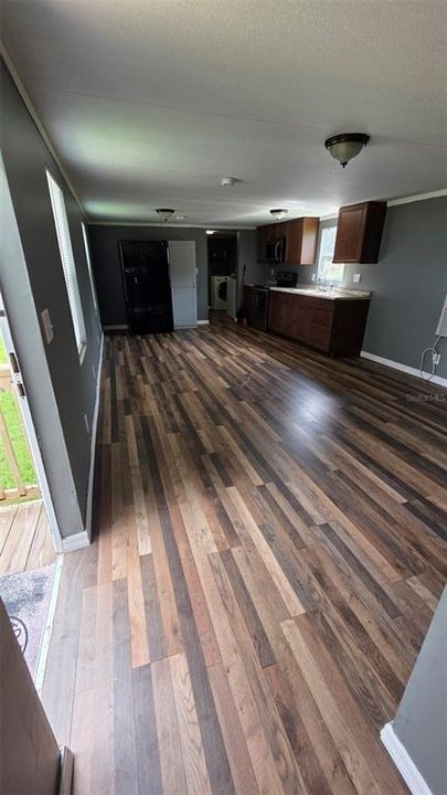 For Sale: $165,000 (3 beds, 1 baths, 924 Square Feet)