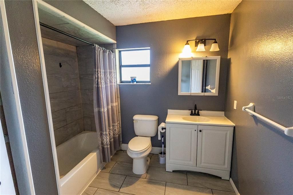 For Sale: $175,000 (2 beds, 1 baths, 1026 Square Feet)