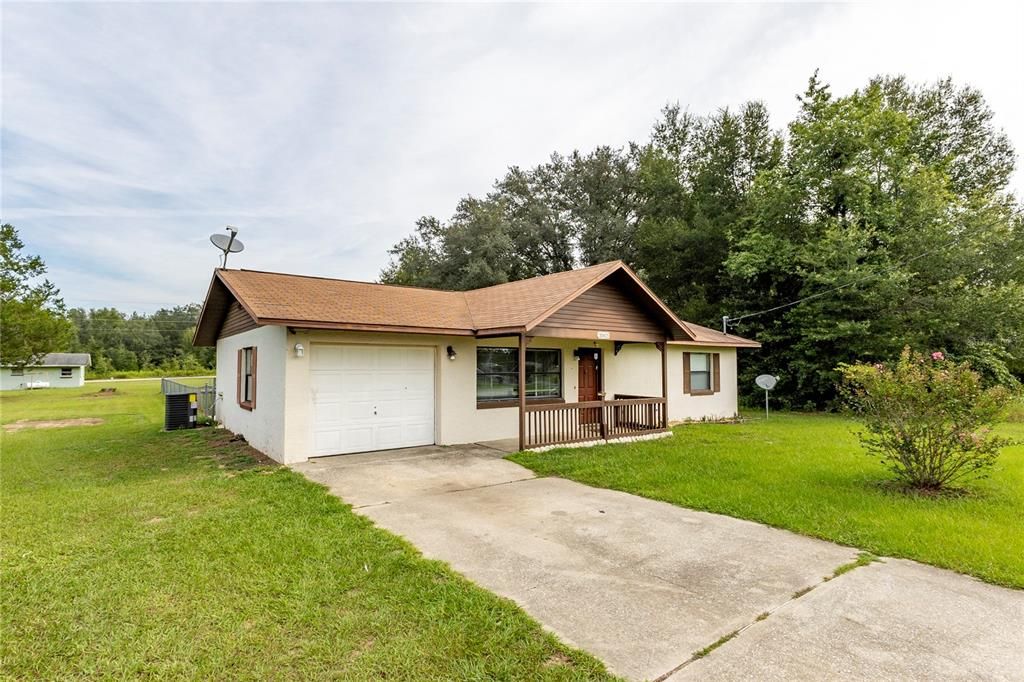 For Sale: $175,000 (2 beds, 1 baths, 1026 Square Feet)