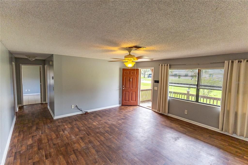 For Sale: $175,000 (2 beds, 1 baths, 1026 Square Feet)