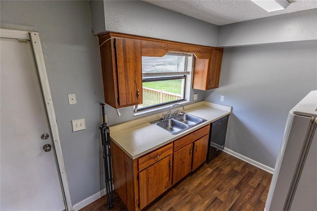 For Sale: $175,000 (2 beds, 1 baths, 1026 Square Feet)