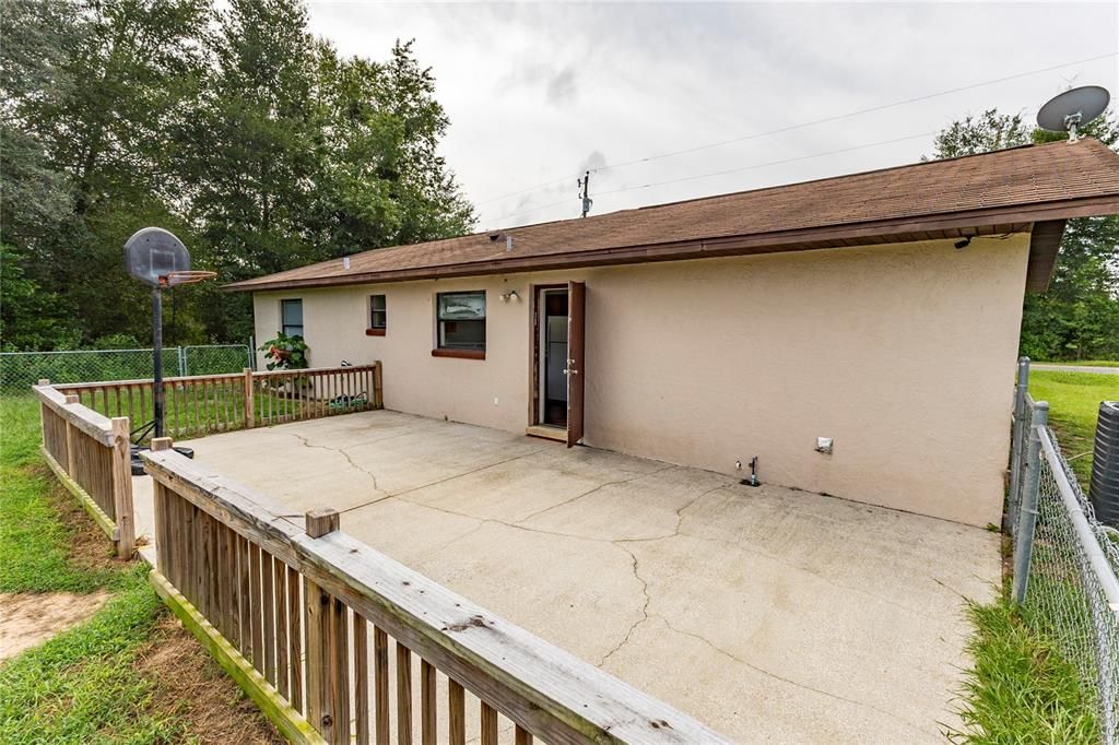 For Sale: $175,000 (2 beds, 1 baths, 1026 Square Feet)