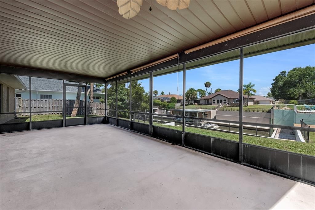 For Sale: $565,000 (3 beds, 2 baths, 1782 Square Feet)