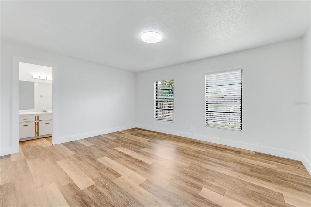 For Sale: $565,000 (3 beds, 2 baths, 1782 Square Feet)