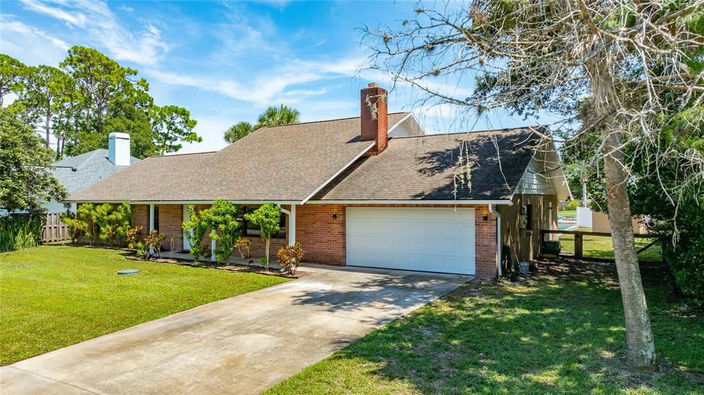 For Sale: $565,000 (3 beds, 2 baths, 1782 Square Feet)