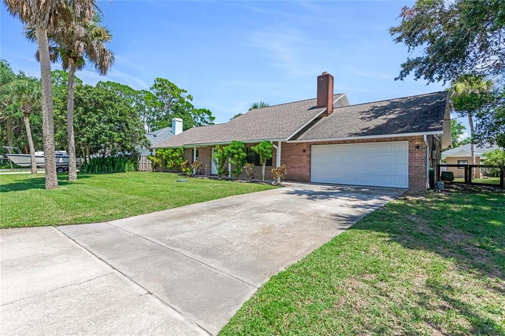 For Sale: $565,000 (3 beds, 2 baths, 1782 Square Feet)
