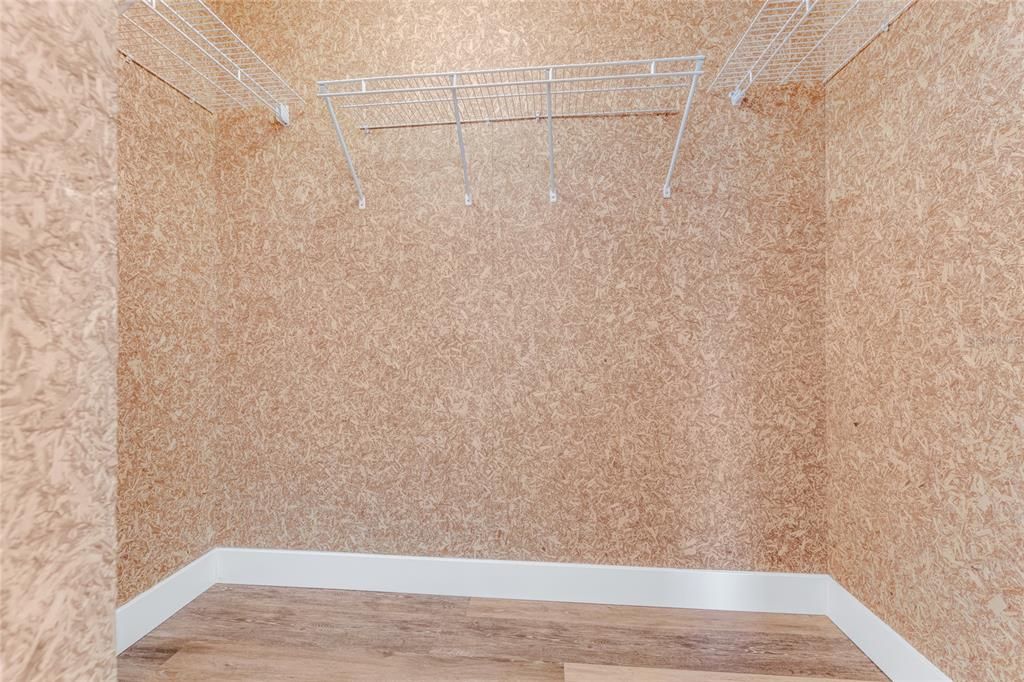 For Sale: $565,000 (3 beds, 2 baths, 1782 Square Feet)