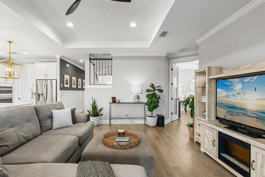 合同活跃: $714,999 (4 贝兹, 3 浴室, 2638 平方英尺)