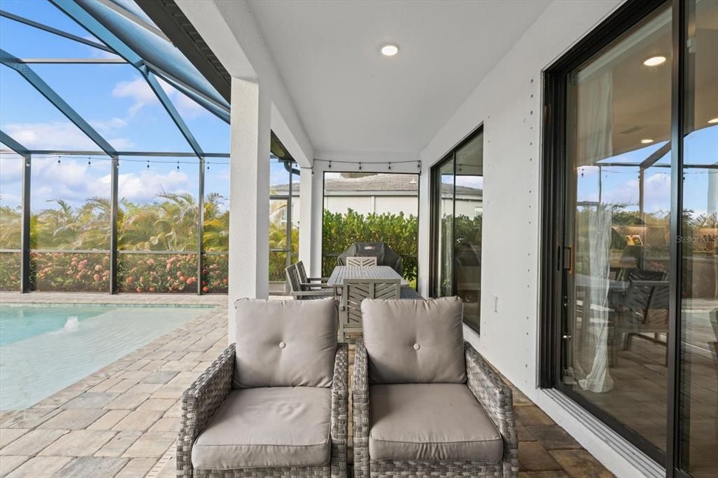 合同活跃: $714,999 (4 贝兹, 3 浴室, 2638 平方英尺)