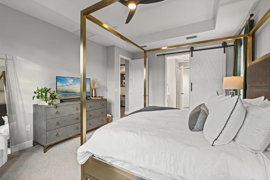 合同活跃: $714,999 (4 贝兹, 3 浴室, 2638 平方英尺)