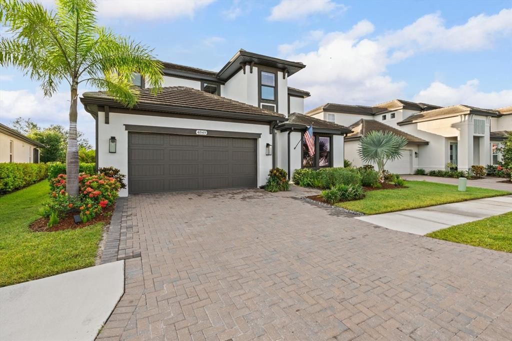 合同活跃: $714,999 (4 贝兹, 3 浴室, 2638 平方英尺)