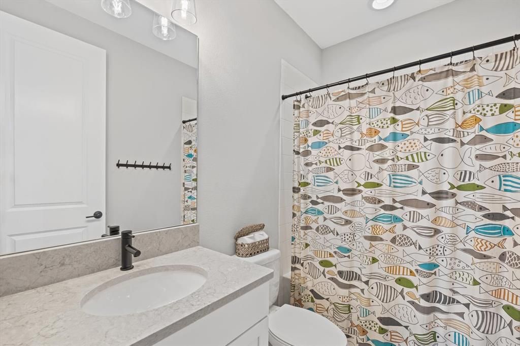 合同活跃: $714,999 (4 贝兹, 3 浴室, 2638 平方英尺)