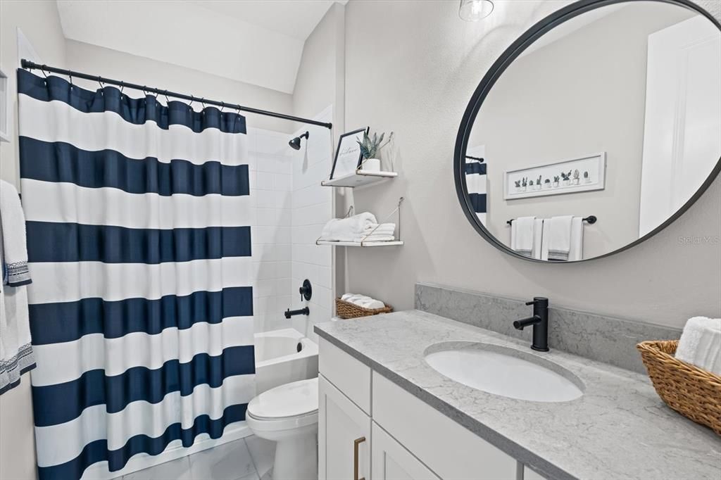 合同活跃: $714,999 (4 贝兹, 3 浴室, 2638 平方英尺)