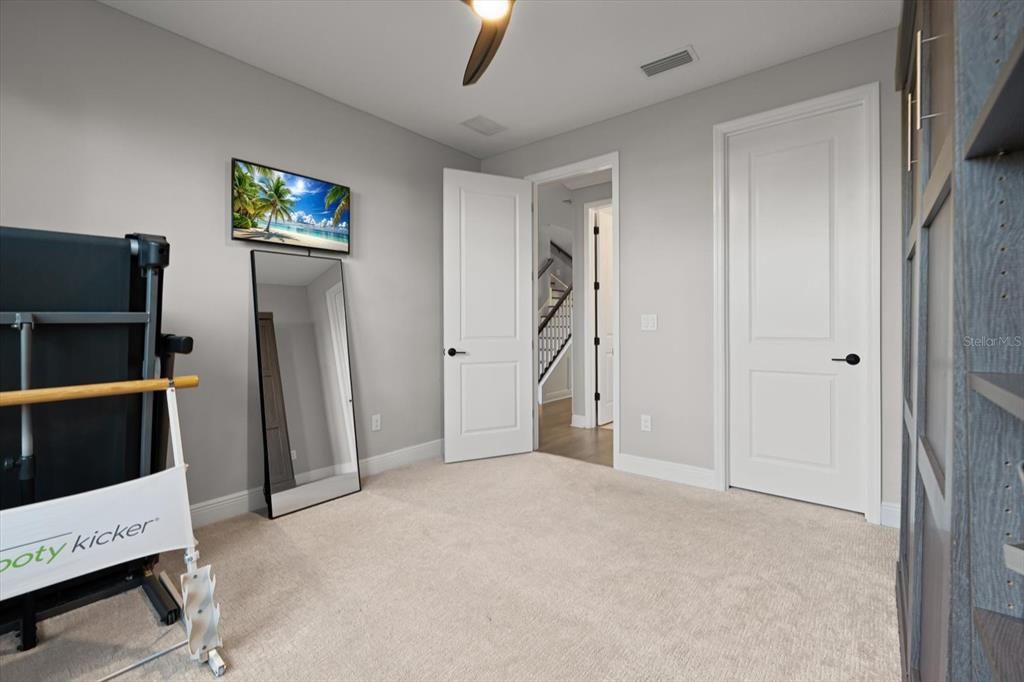 合同活跃: $714,999 (4 贝兹, 3 浴室, 2638 平方英尺)