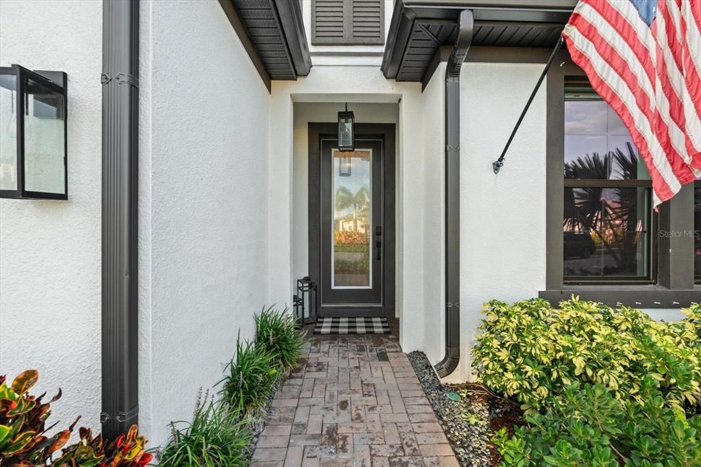 合同活跃: $714,999 (4 贝兹, 3 浴室, 2638 平方英尺)