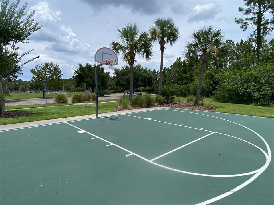 待售: $635,000 (5 贝兹, 3 浴室, 2714 平方英尺)