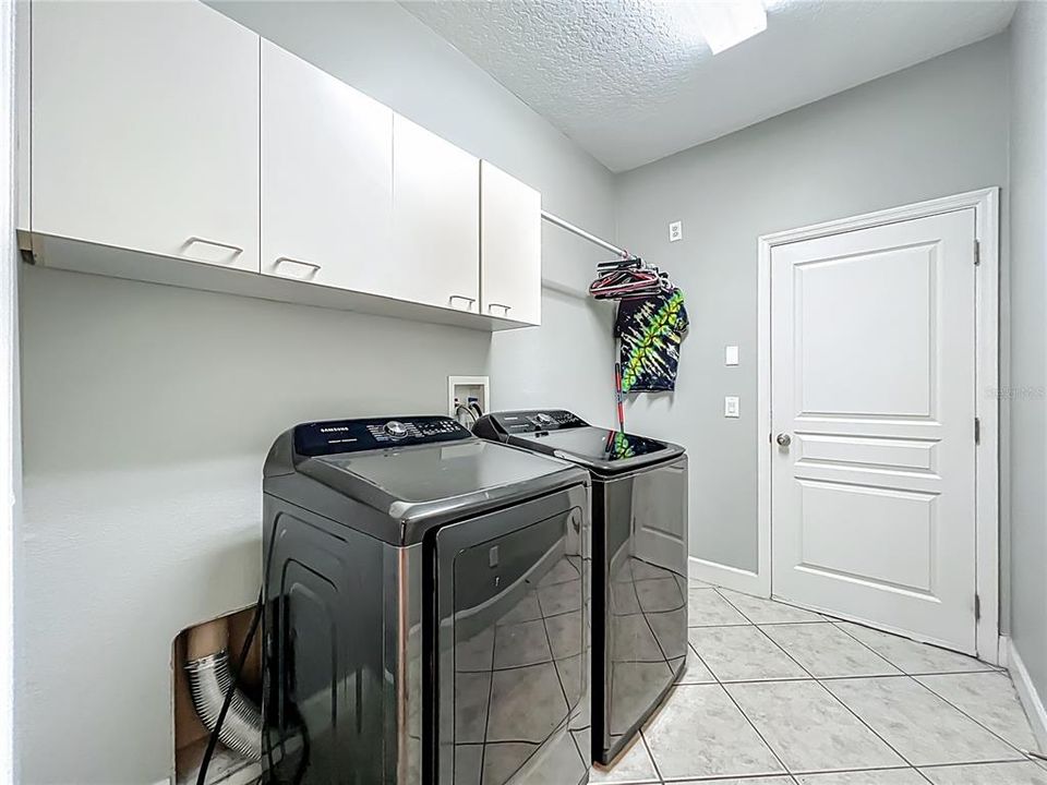 待售: $635,000 (5 贝兹, 3 浴室, 2714 平方英尺)