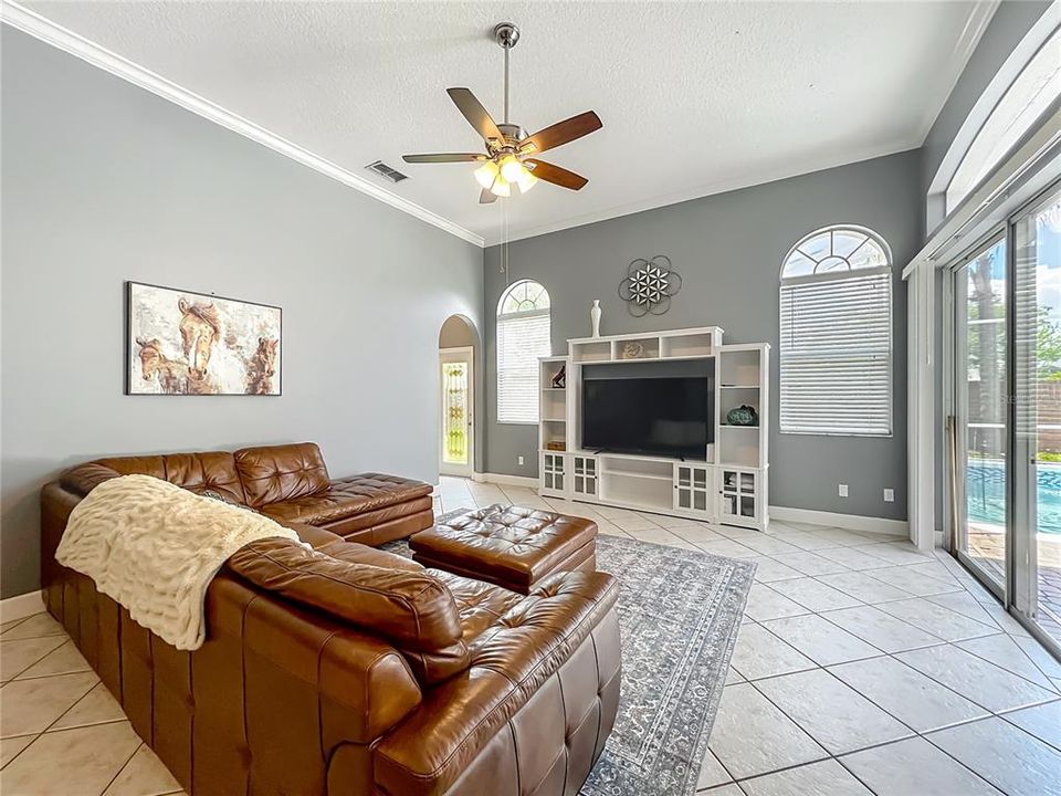 待售: $635,000 (5 贝兹, 3 浴室, 2714 平方英尺)