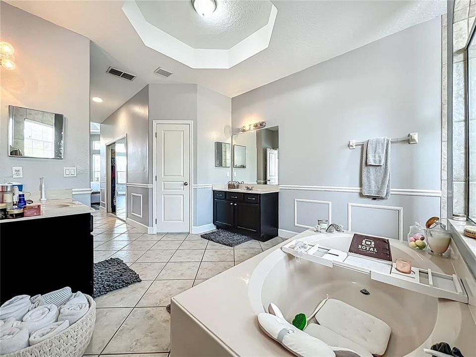 待售: $635,000 (5 贝兹, 3 浴室, 2714 平方英尺)