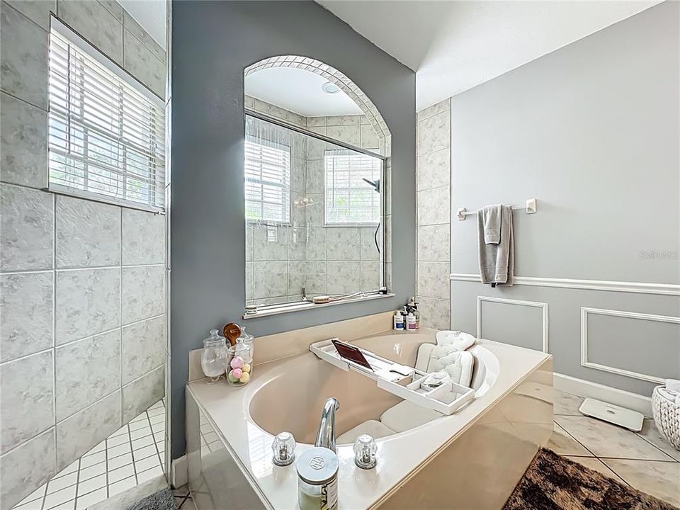 待售: $635,000 (5 贝兹, 3 浴室, 2714 平方英尺)