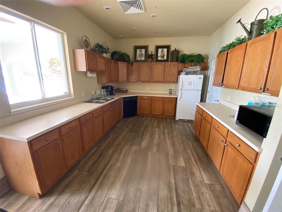 待售: $635,000 (5 贝兹, 3 浴室, 2714 平方英尺)