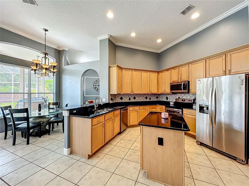 待售: $635,000 (5 贝兹, 3 浴室, 2714 平方英尺)