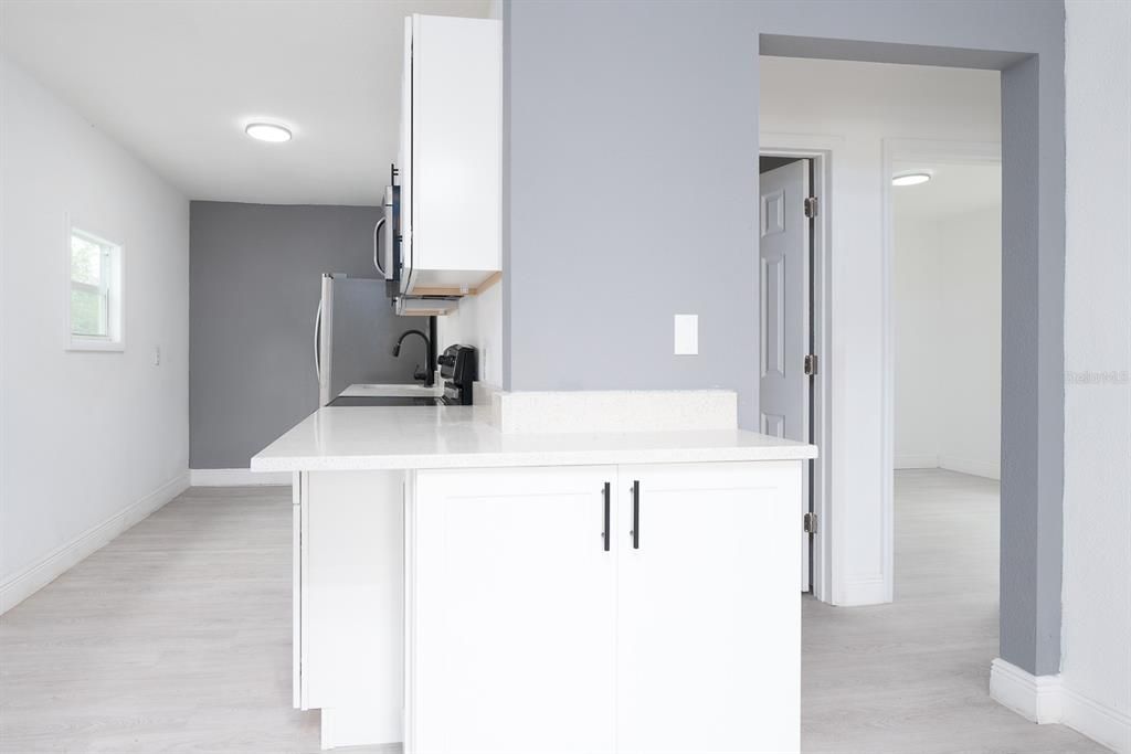 出租: $1,350 (2 贝兹, 1 浴室, 868 平方英尺)