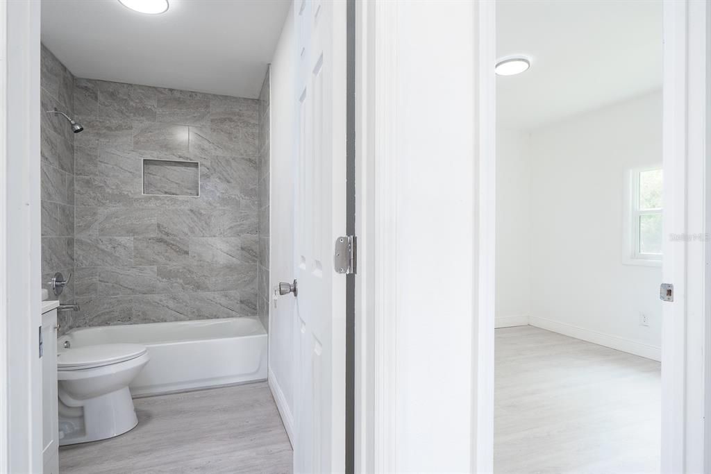 出租: $1,350 (2 贝兹, 1 浴室, 868 平方英尺)