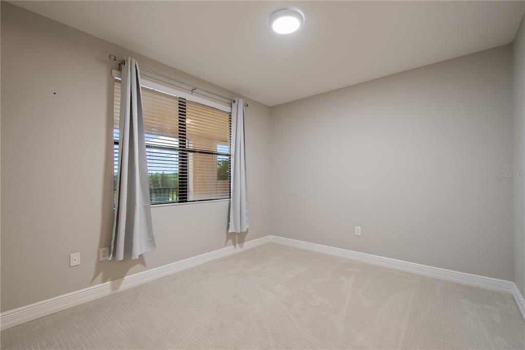 For Sale: $440,000 (3 beds, 3 baths, 1568 Square Feet)