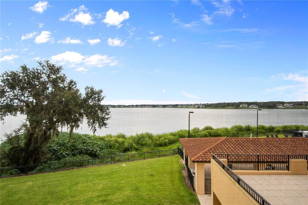 For Sale: $440,000 (3 beds, 3 baths, 1568 Square Feet)