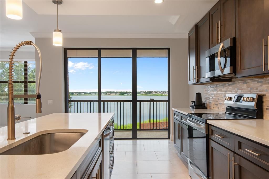 For Sale: $440,000 (3 beds, 3 baths, 1568 Square Feet)