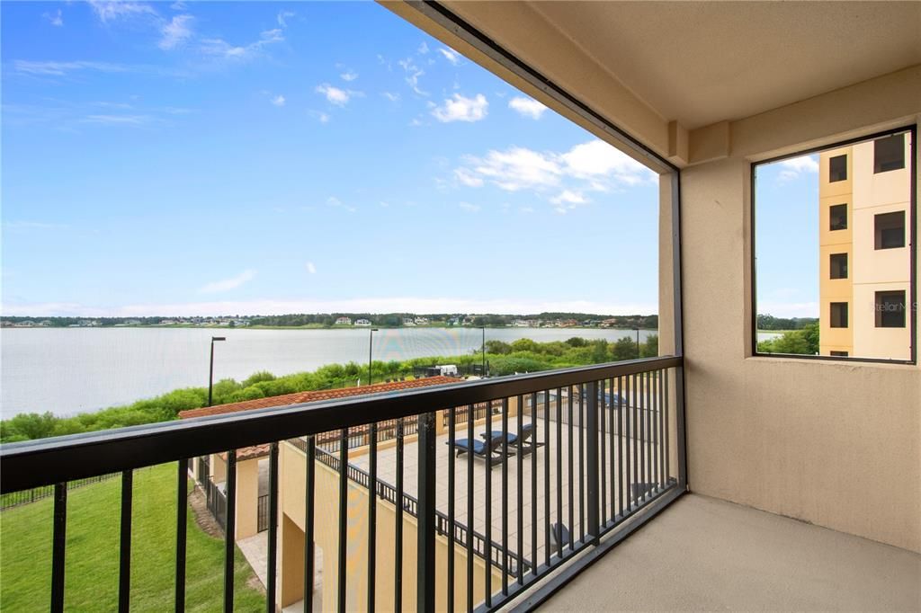 For Sale: $440,000 (3 beds, 3 baths, 1568 Square Feet)