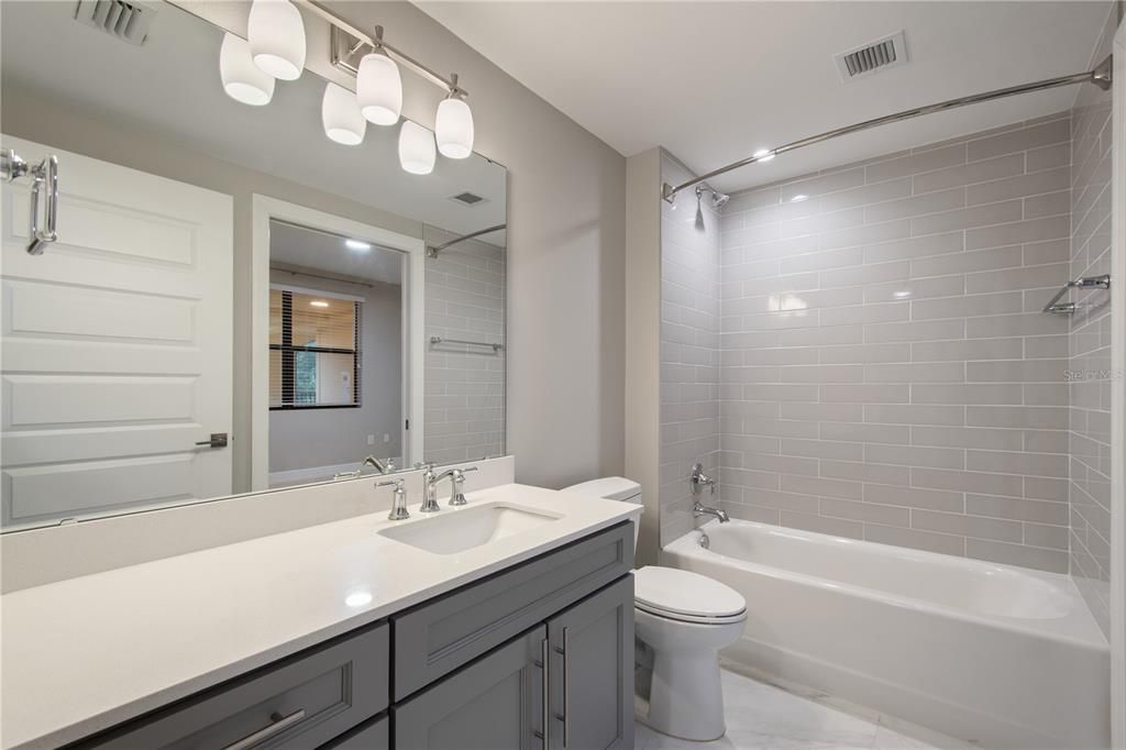 For Sale: $440,000 (3 beds, 3 baths, 1568 Square Feet)