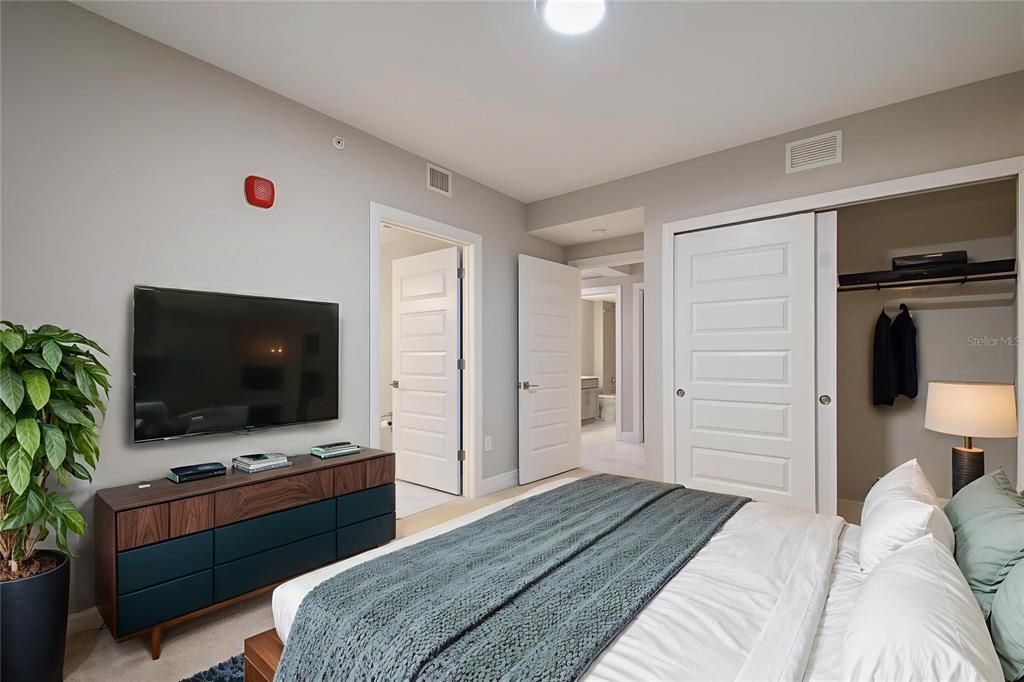 For Sale: $440,000 (3 beds, 3 baths, 1568 Square Feet)