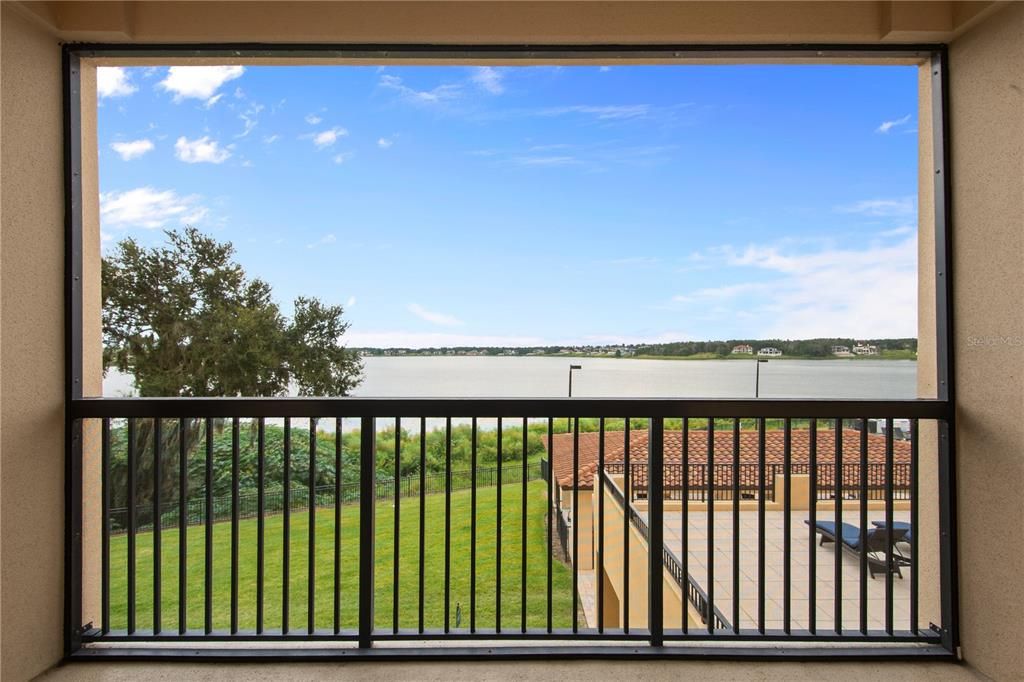 For Sale: $440,000 (3 beds, 3 baths, 1568 Square Feet)