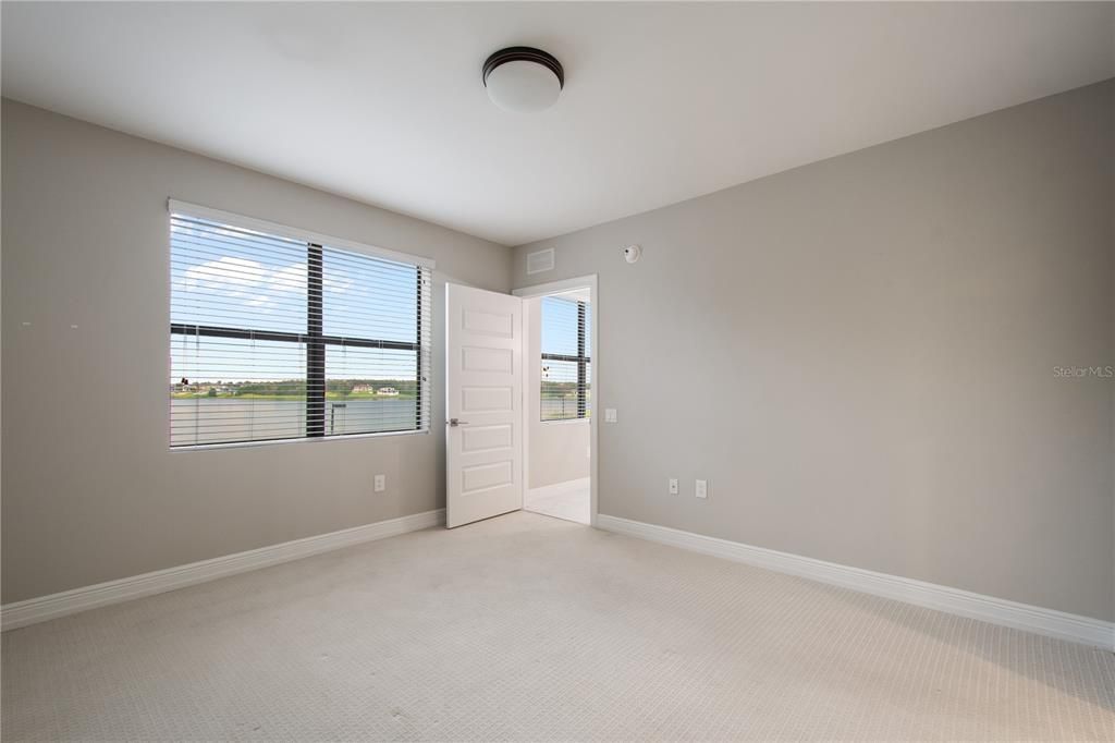 For Sale: $440,000 (3 beds, 3 baths, 1568 Square Feet)