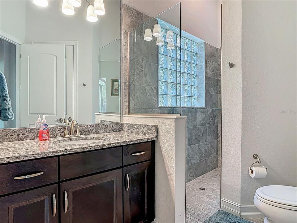 En Venta: $1,309,000 (4 camas, 4 baños, 3505 Pies cuadrados)