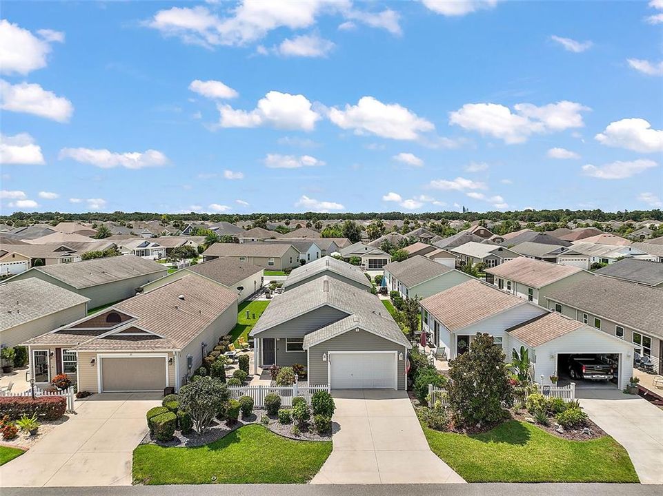 Active With Contract: $239,900 (2 beds, 1 baths, 1067 Square Feet)